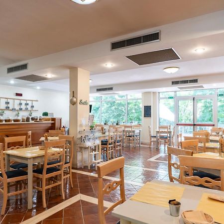 Hotel Torre Di Pratolungo Рим Екстериор снимка