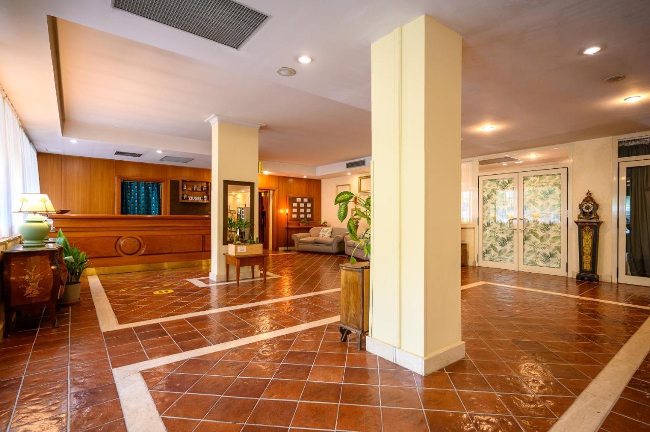 Hotel Torre Di Pratolungo Рим Екстериор снимка