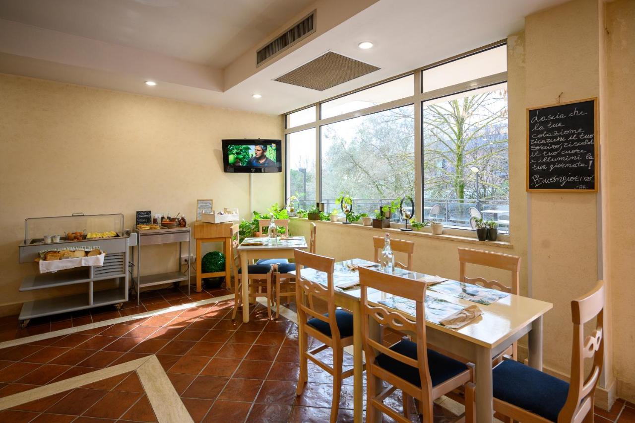 Hotel Torre Di Pratolungo Рим Екстериор снимка