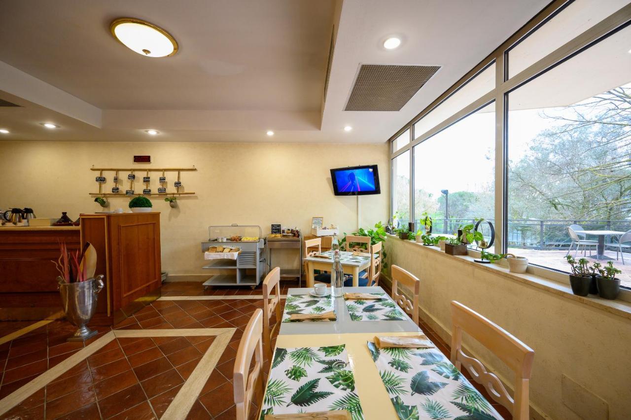 Hotel Torre Di Pratolungo Рим Екстериор снимка