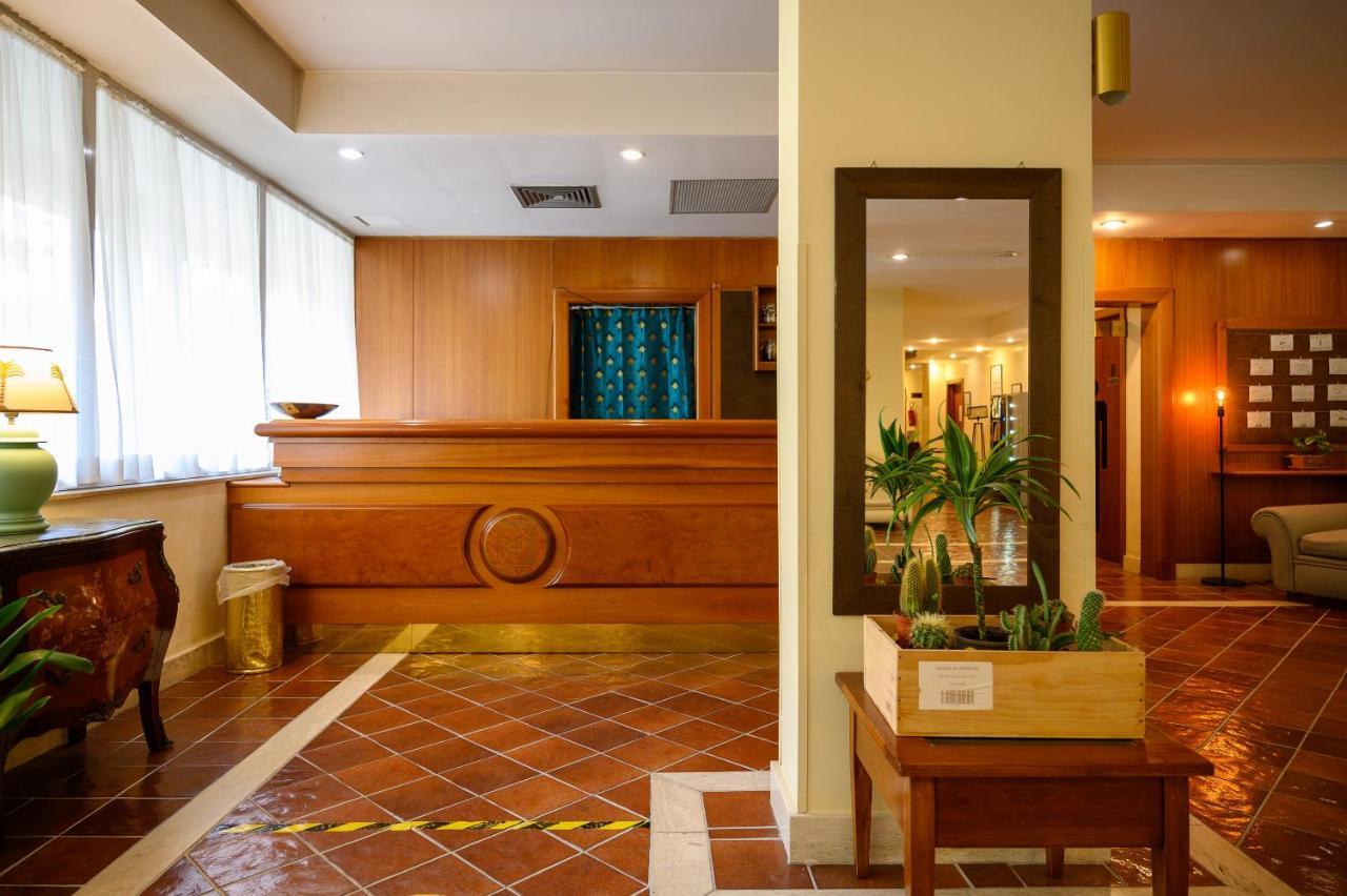 Hotel Torre Di Pratolungo Рим Екстериор снимка