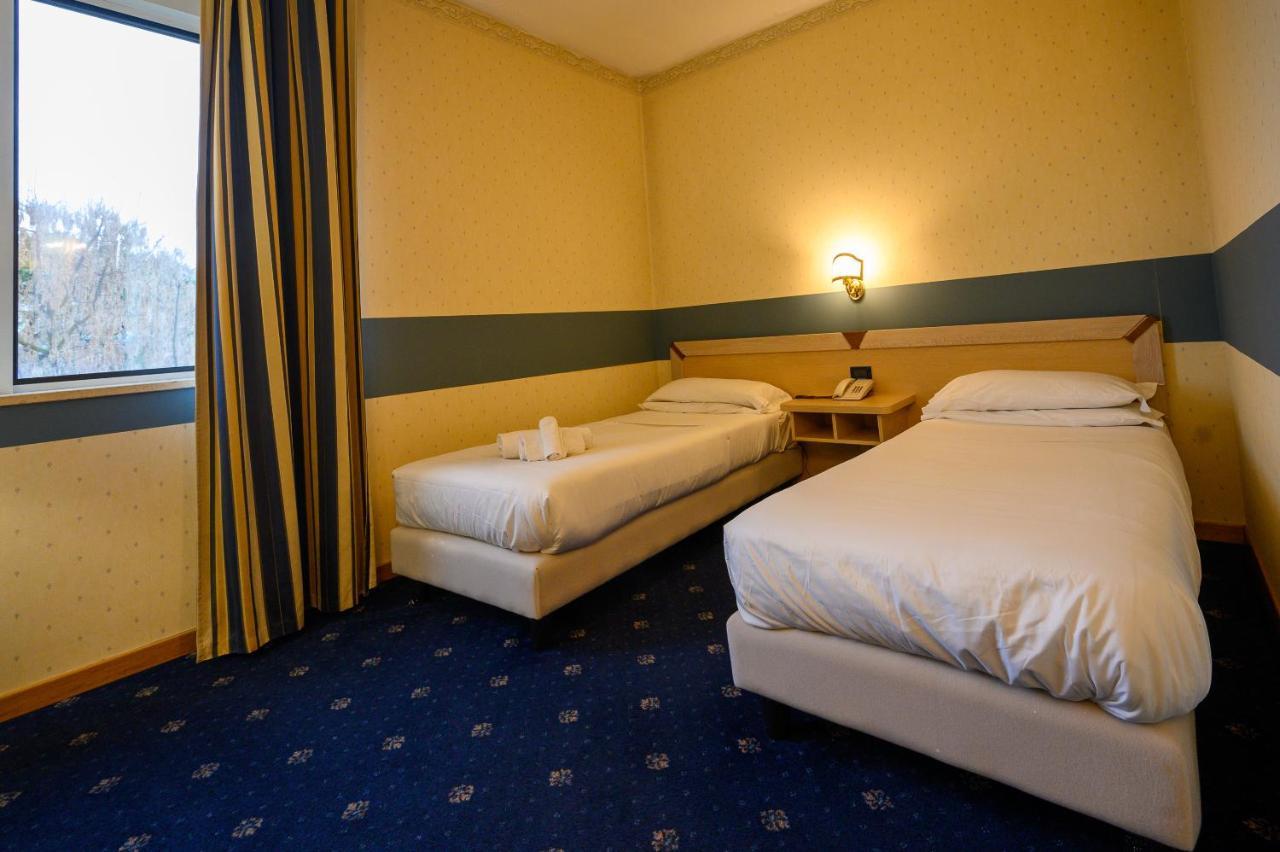 Hotel Torre Di Pratolungo Рим Екстериор снимка