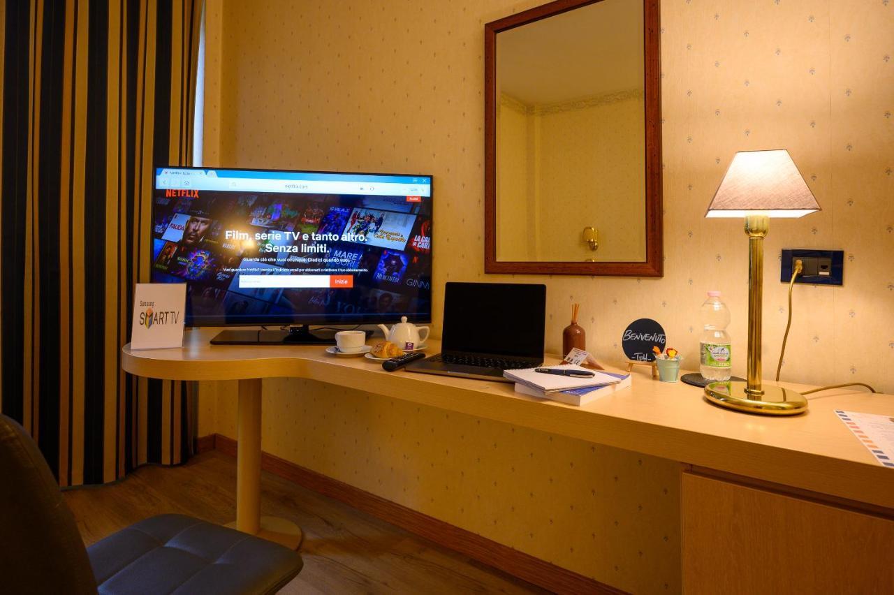 Hotel Torre Di Pratolungo Рим Екстериор снимка