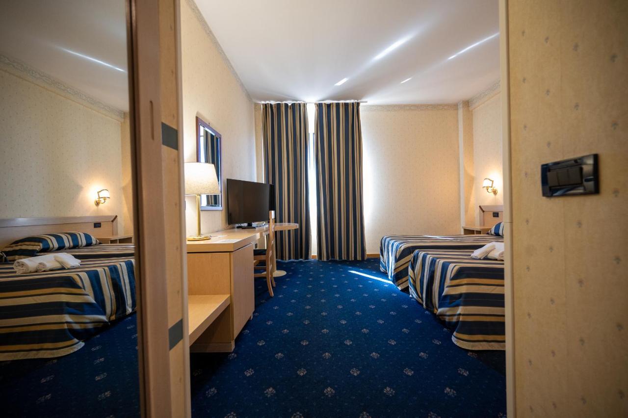 Hotel Torre Di Pratolungo Рим Екстериор снимка