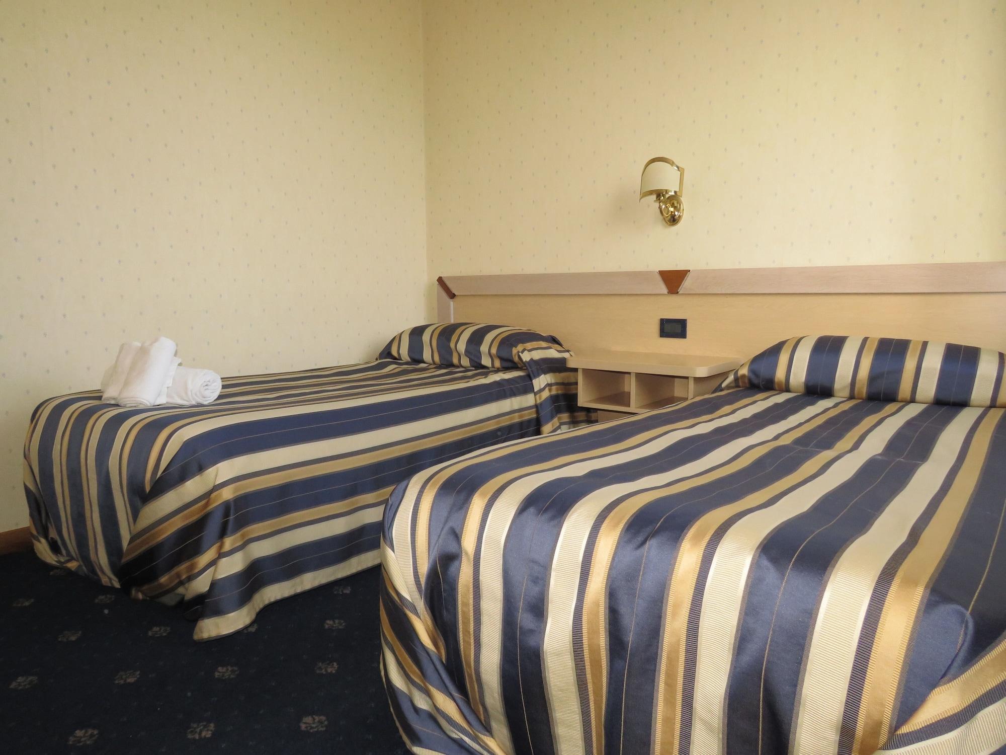 Hotel Torre Di Pratolungo Рим Екстериор снимка